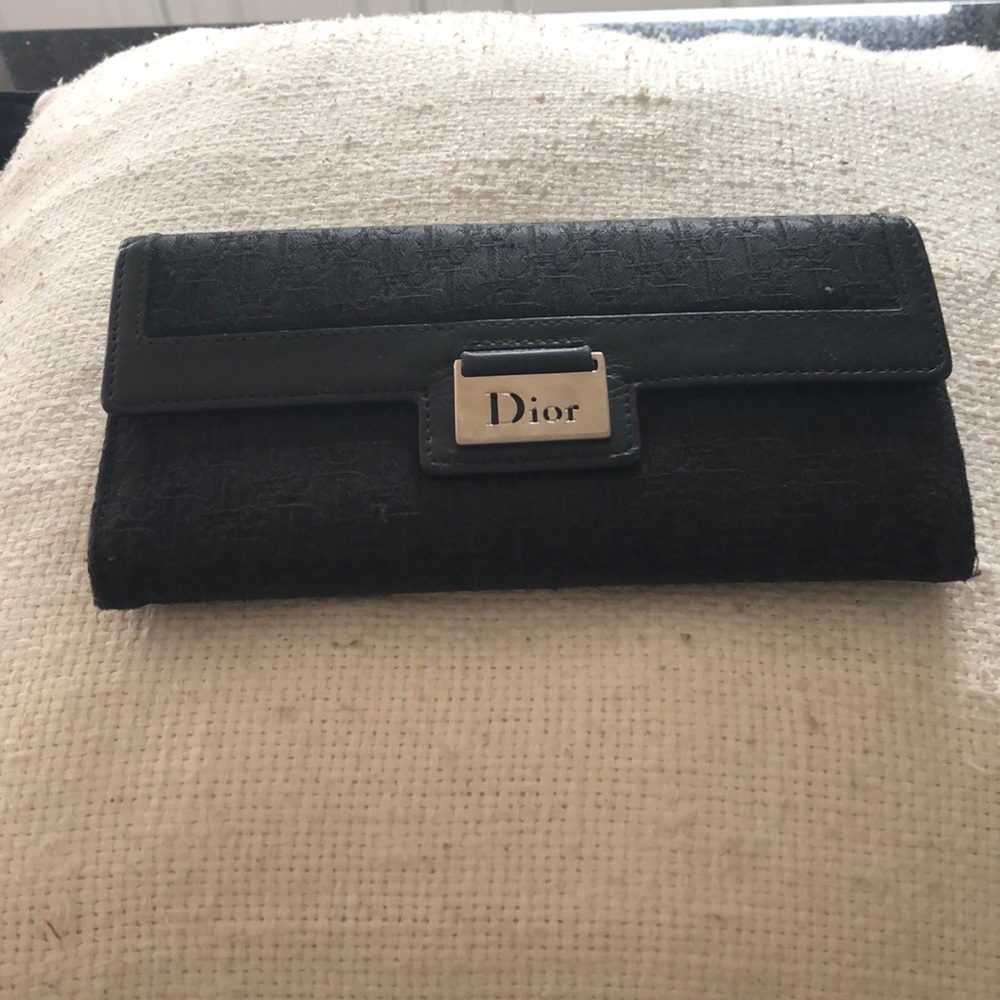 Dior wallet